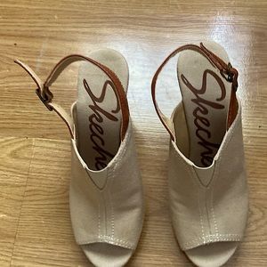 SKECHERS Canvas Peep-toe slingback wedge. Size 7
